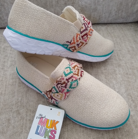 Muks Luks *NWT* shoes size 11 - Picture 1 of 3